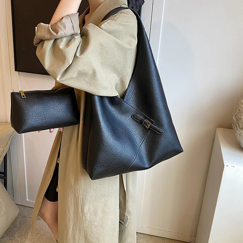 Noelia - PU Leather Shoulder Bag with Classic Design and Buckle Closure