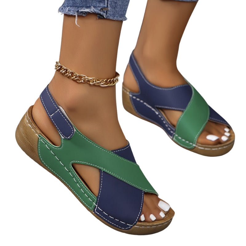 Calla – Sandals with Colorblock Straps and Cushioned Sole