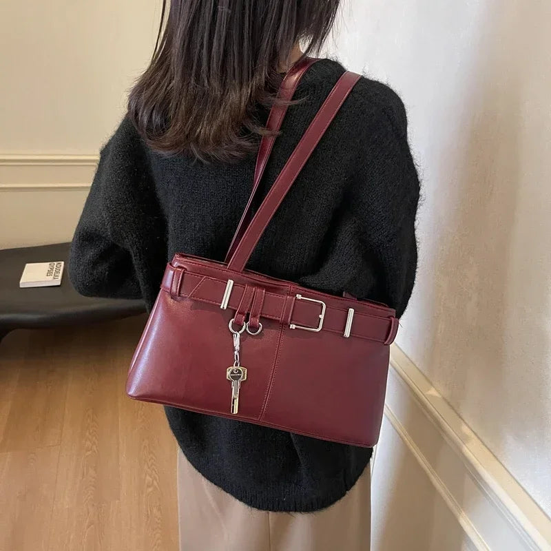Arden - Leather Shoulder Bag with Stitching Details and Zipper Closure