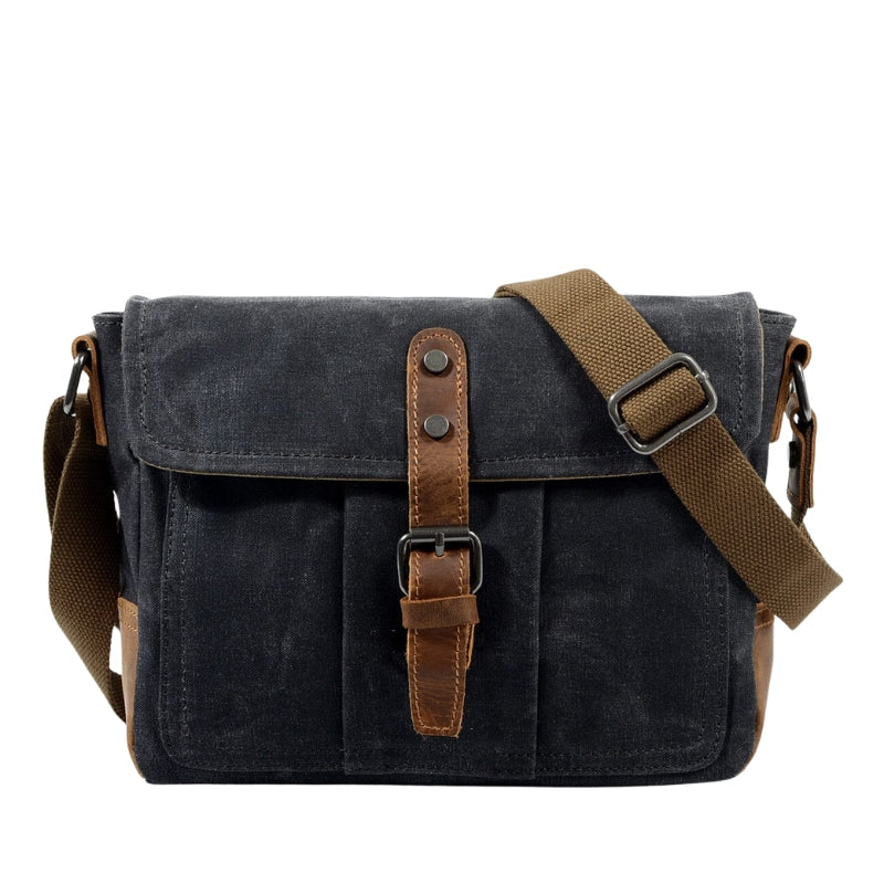 Eira – Shoulder Bag with Adjustable Buckle Strap and Zipper Closure