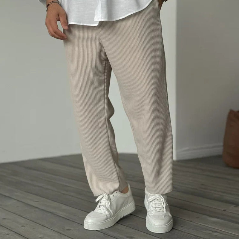 Liam – Loose Trousers with Pockets for Everyday Use