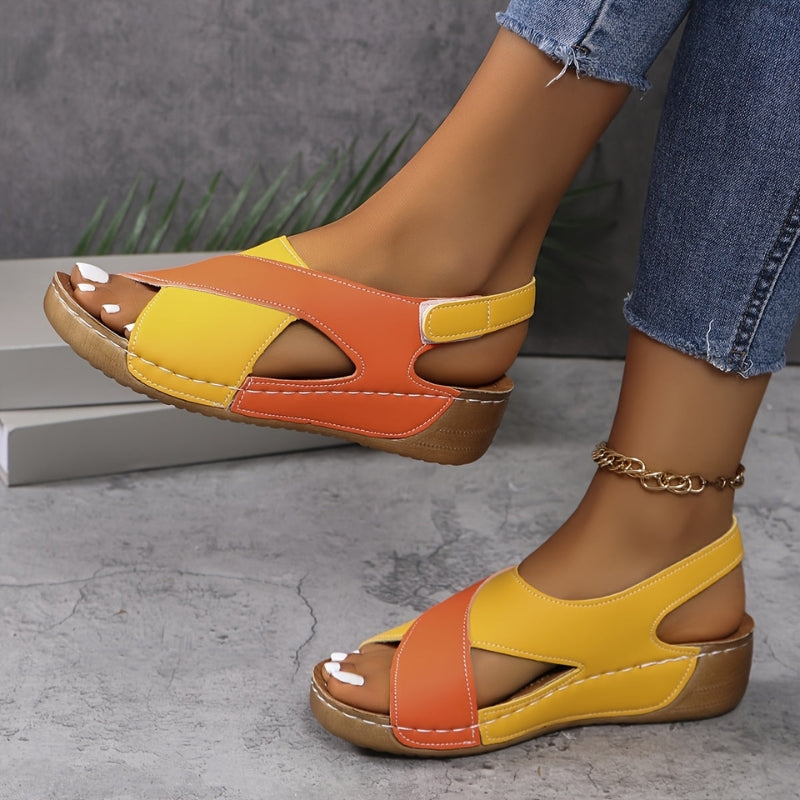Calla – Sandals with Colorblock Straps and Cushioned Sole