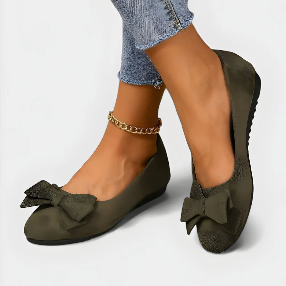 Ayleen – Round Toe Slip-On Flats with Bow Detail
