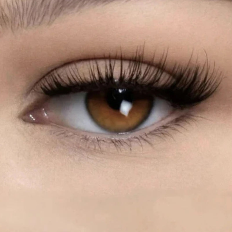 Amara – Handmade 3D Magnetic Lash Set with Voluminous Black Lashes and Magnetic Tweezers