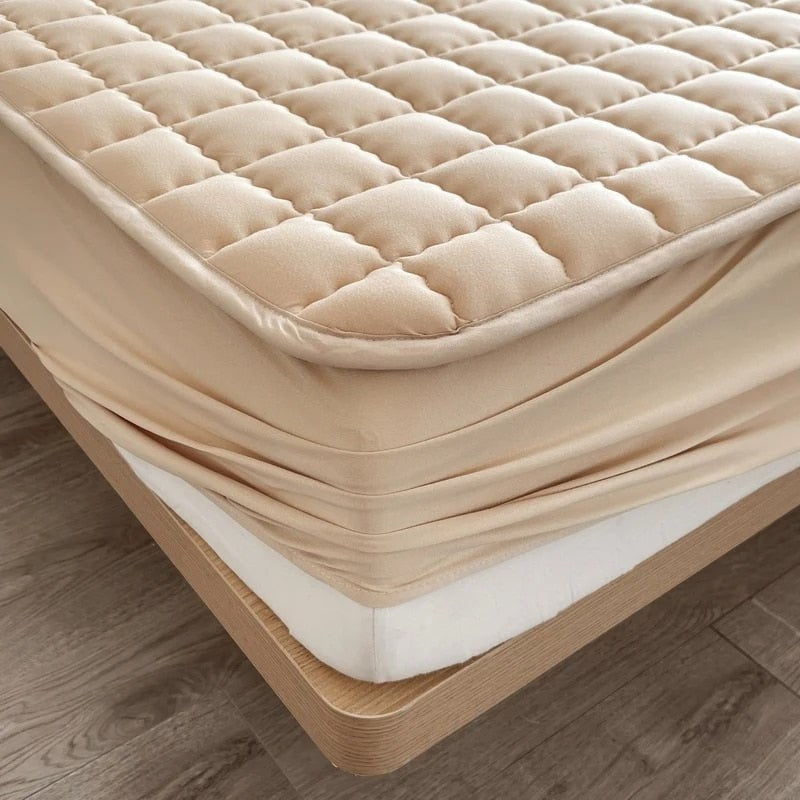 SleepEase – Quilted Mattress Cover with Soft, Breathable Texture