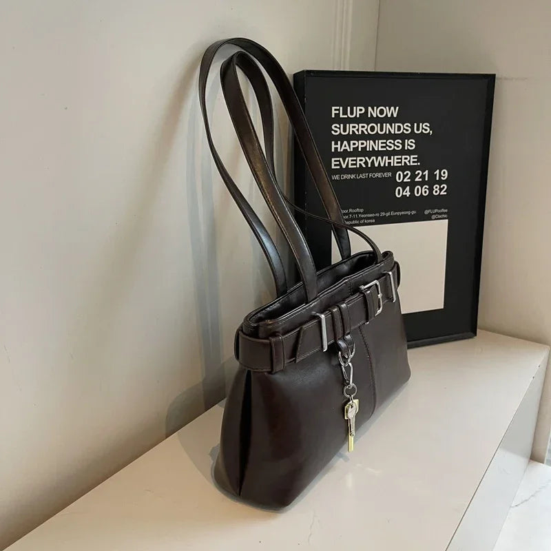 Arden - Leather Shoulder Bag with Stitching Details and Zipper Closure