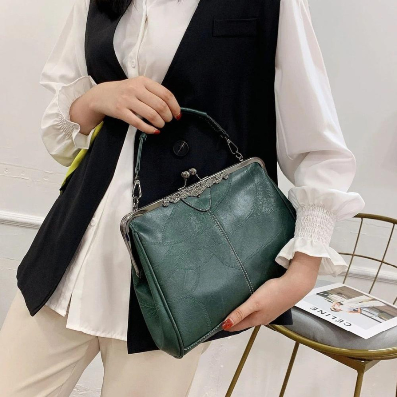 Yvaine – Handbag with Clip Handle, Kiss Lock Closure, and Adjustable Strap