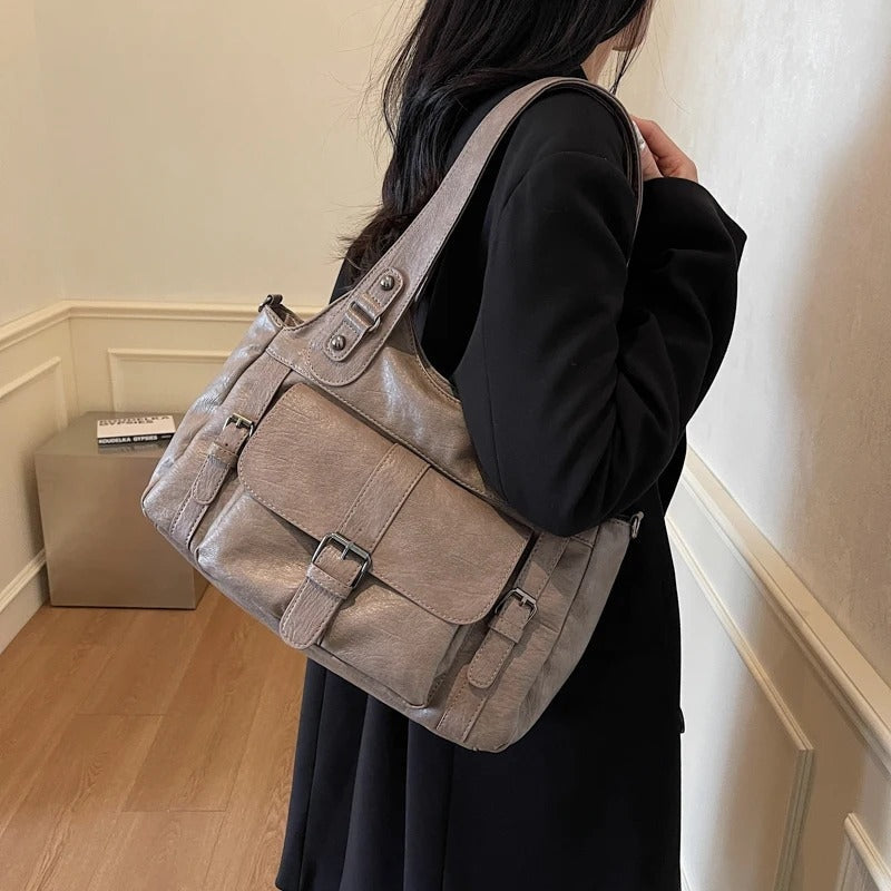 Reagan - Handbag with adjustable shoulder strap and multiple compartments