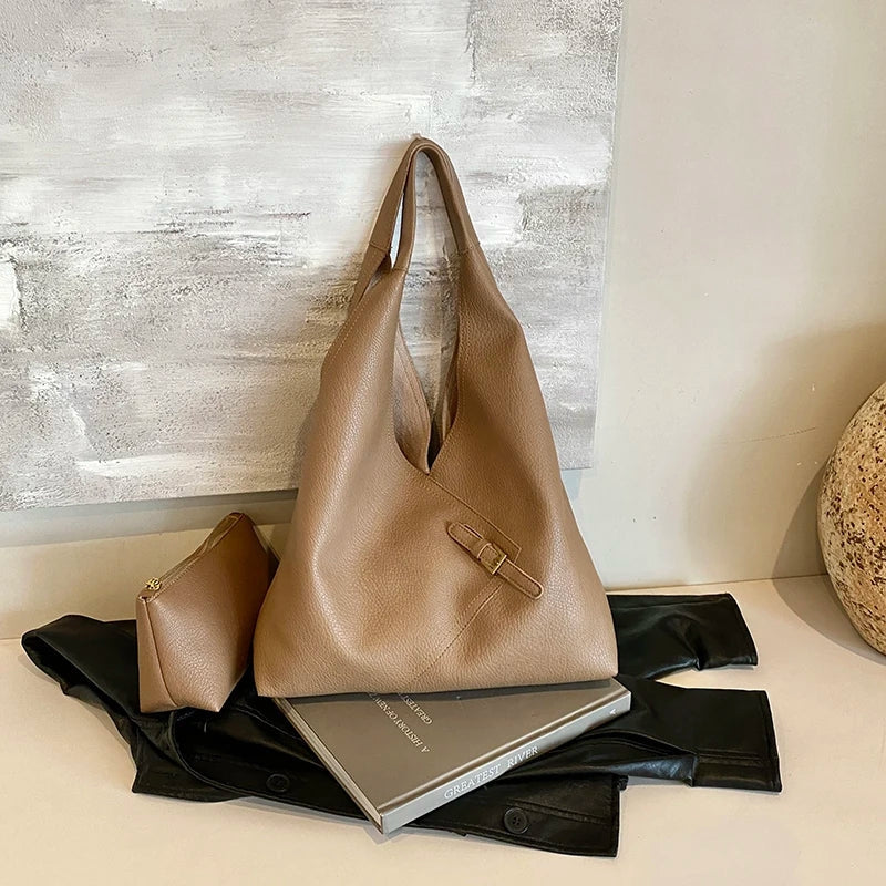 Noelia - PU Leather Shoulder Bag with Classic Design and Buckle Closure