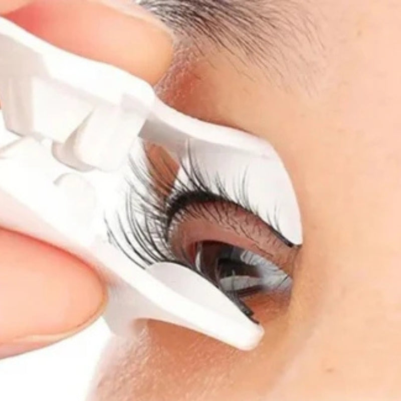 Amara – Handmade 3D Magnetic Lash Set with Voluminous Black Lashes and Magnetic Tweezers