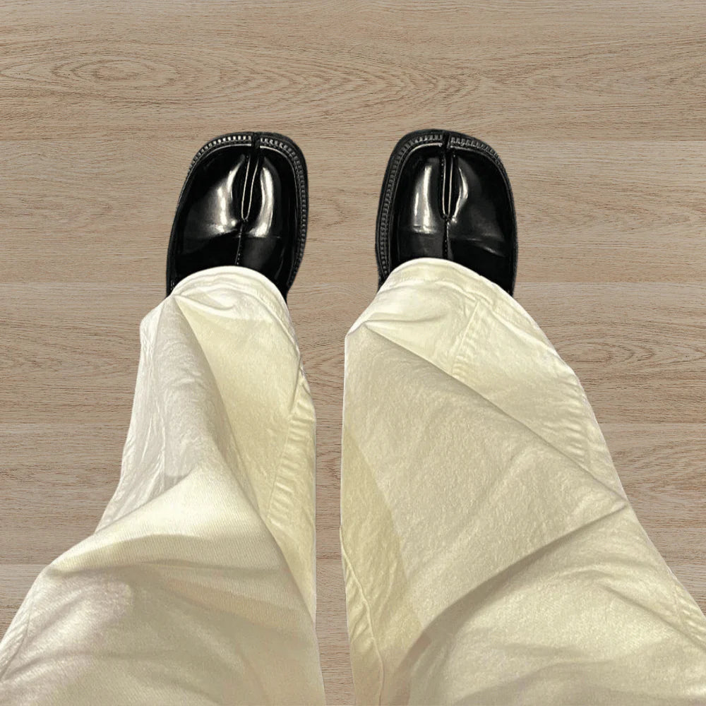 Arturo – Split-Toe Shoes with Thick Sole For Comfort And Style