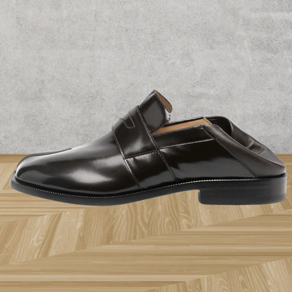 Arturo – Split-Toe Shoes with Thick Sole For Comfort And Style
