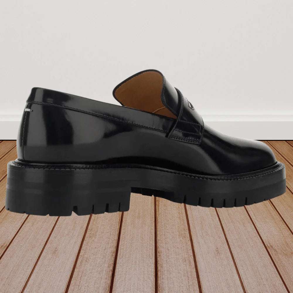 Arturo – Split-Toe Shoes with Thick Sole For Comfort And Style