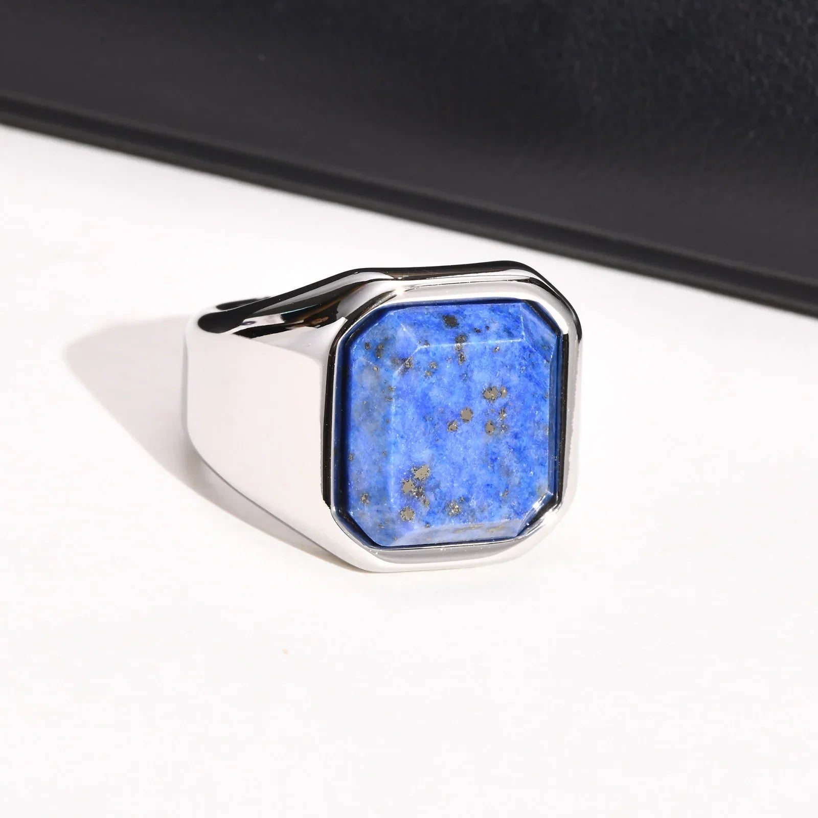 Oliver – Signet Ring With Square-Cut Stone Inlay & Polished Stainless Steel Band