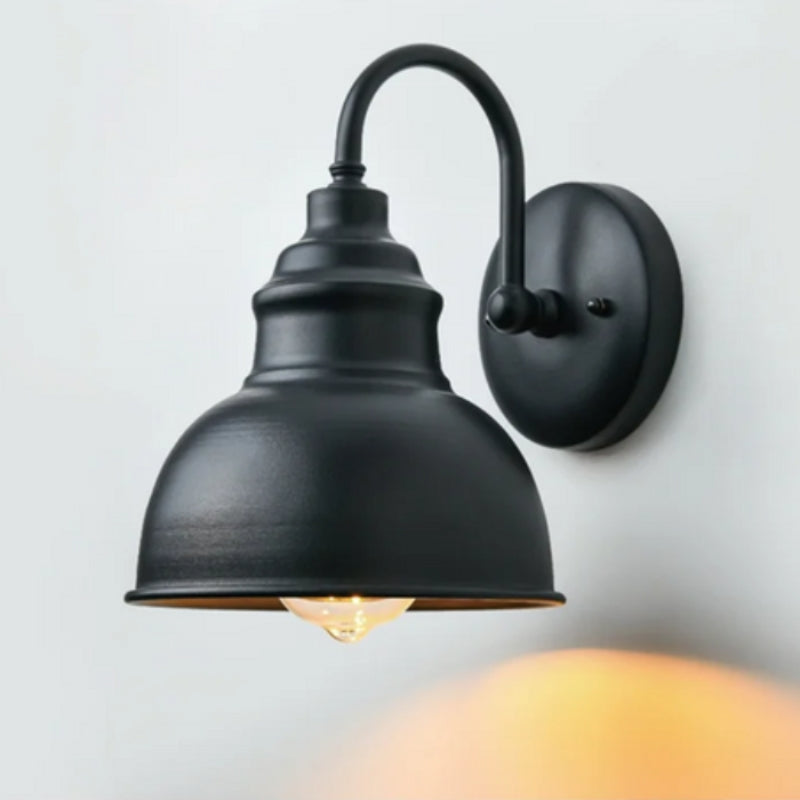 EverGlow – Waterproof Outdoor Wall Lamp with Classic Metal Design