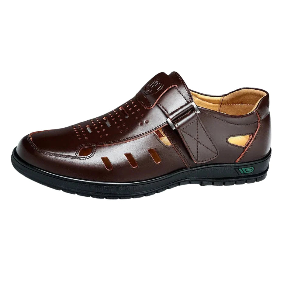 Kevin – Closed-Toe Sandals with Adjustable Strap and Ventilated Design