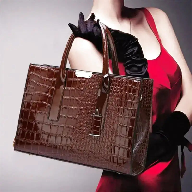 Anneliese – Leather Handbag with Adjustable Shoulder Strap and Structured Design