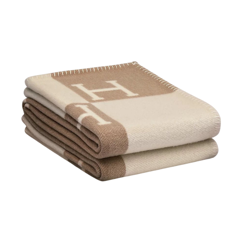 LuxeWeave – Decorative Carpet for Modern Interiors