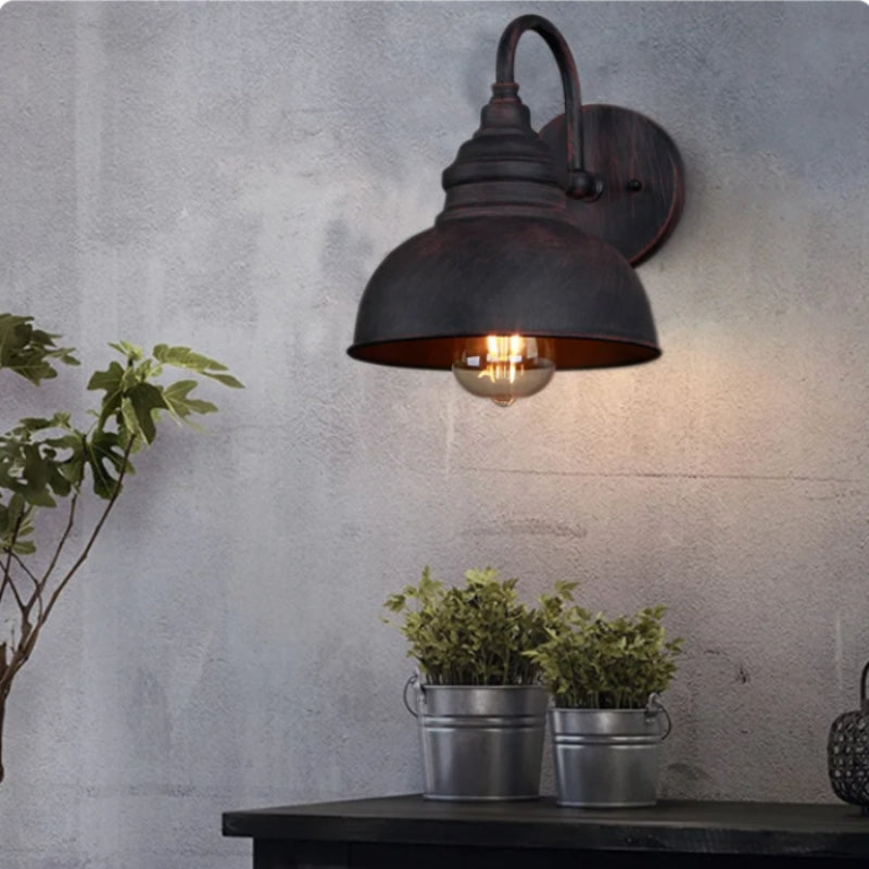 EverGlow – Waterproof Outdoor Wall Lamp with Classic Metal Design