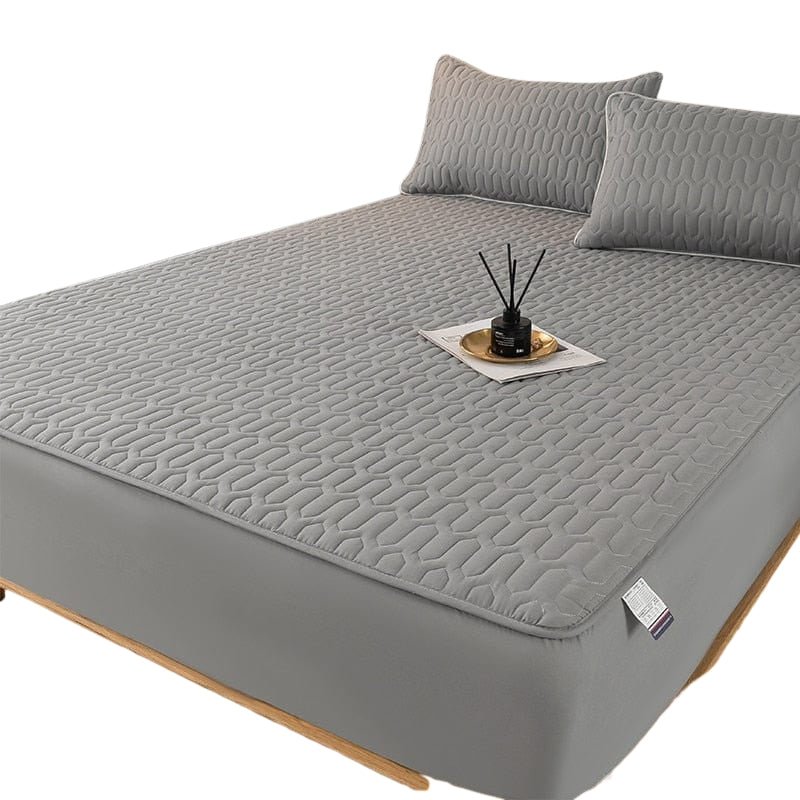 AquaSlumber – Waterproof Mattress Protector with Quilted Padding and Elastic Fit