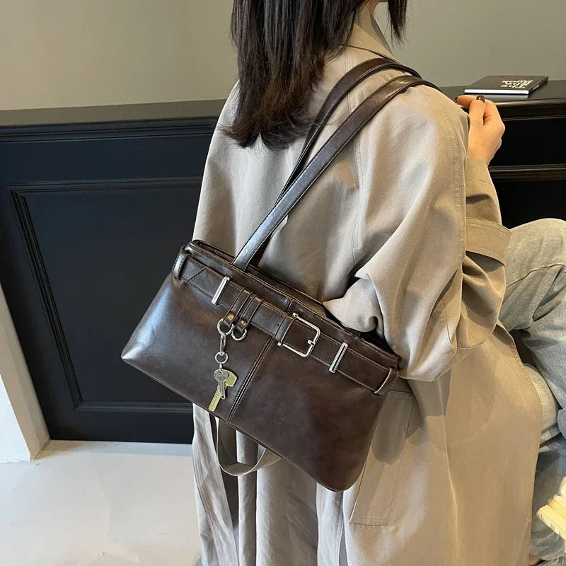 Arden - Leather Shoulder Bag with Stitching Details and Zipper Closure