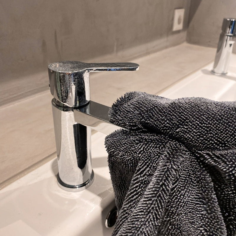 DryMate – Reusable Absorbent Cloth for Cleaning and Drying