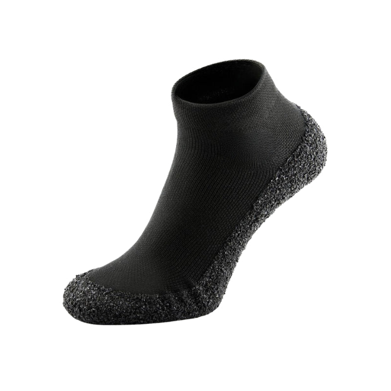 StrideForm – Sustainable Sockshoe Hybrid with Close Fitting and Breathable Design