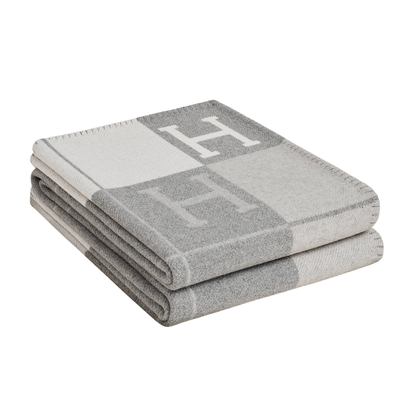 LuxeWeave – Decorative Carpet for Modern Interiors
