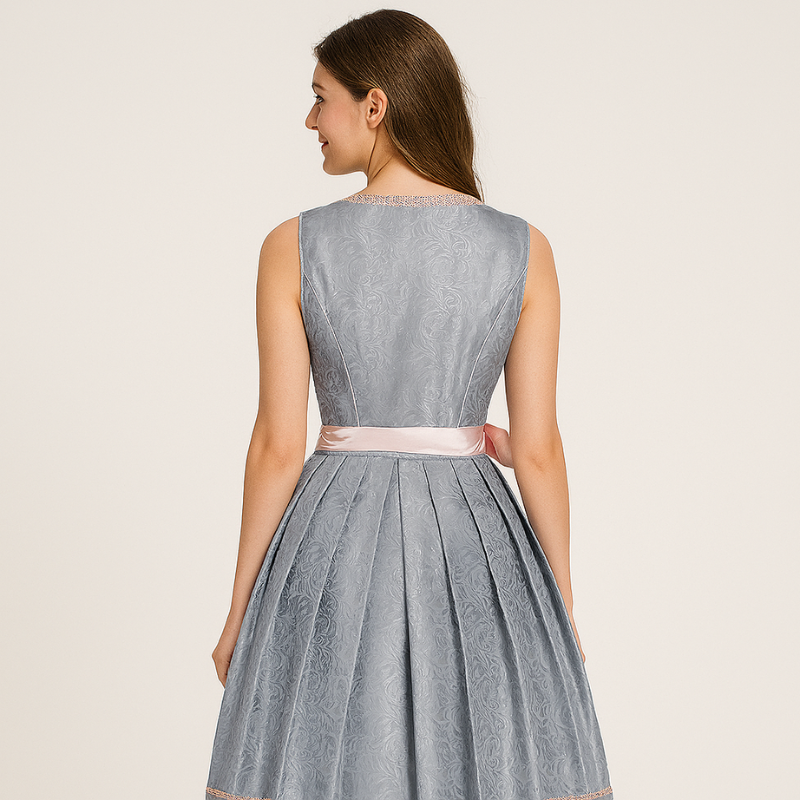 Hazel – Sleeveless Oktoberfest Dress with Square Neckline and Lace Collar