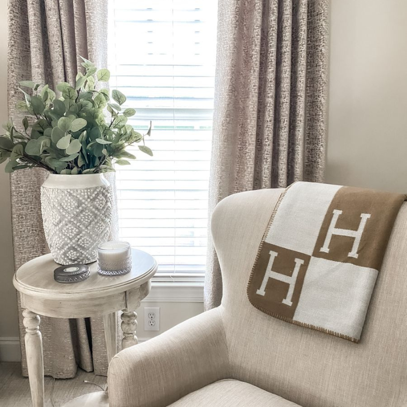 LuxeWeave – Decorative Carpet for Modern Interiors