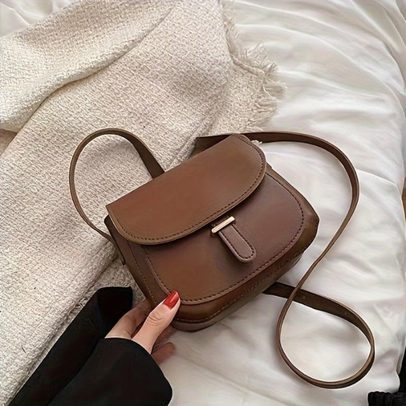 Amariel – Synthetic Leather Shoulder Bag with Flap Closure and Adjustable Strap