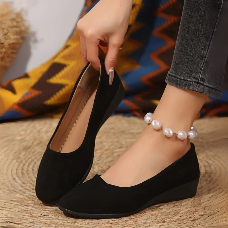 Maribel – Wedge Shoes with Classic Round Toe and Supportive Heel