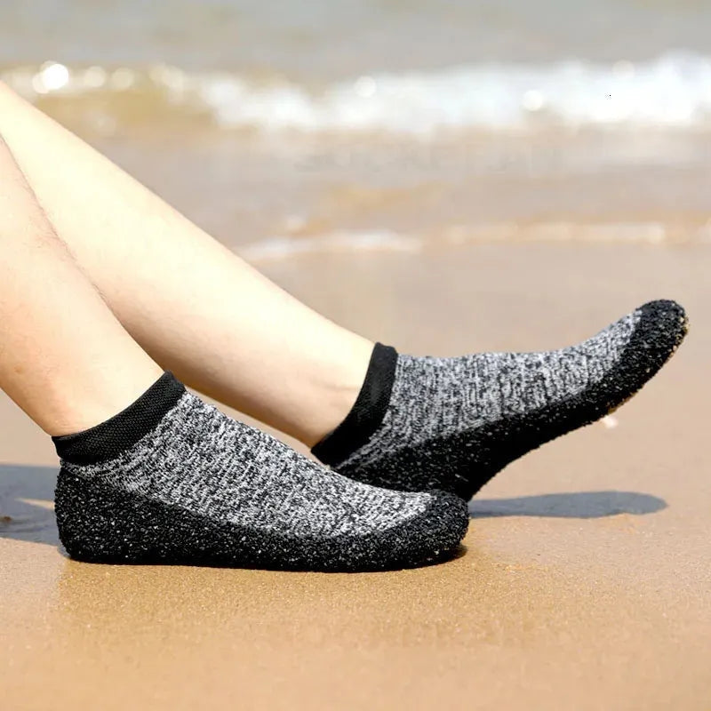 StrideForm – Sustainable Sockshoe Hybrid with Close Fitting and Breathable Design