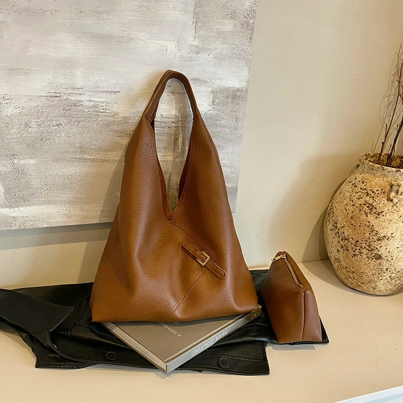 Noelia - PU Leather Shoulder Bag with Classic Design and Buckle Closure