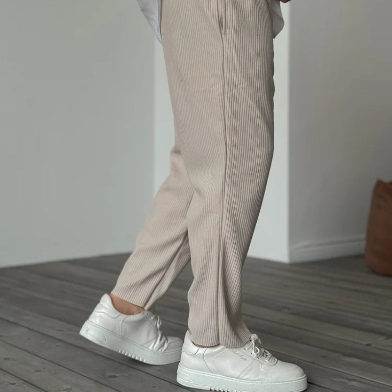 Liam – Loose Trousers with Pockets for Everyday Use