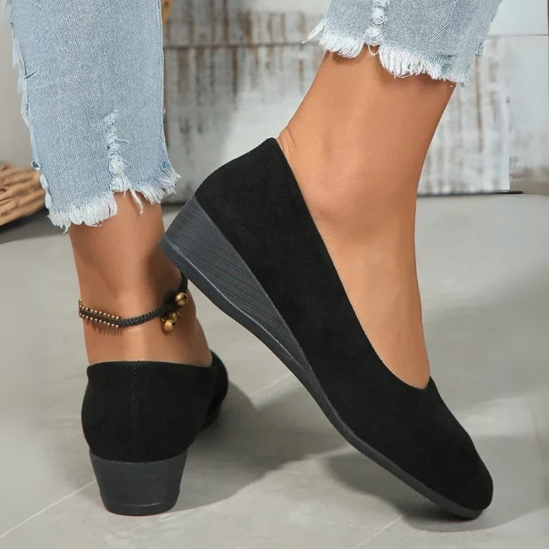 Maribel – Wedge Shoes with Classic Round Toe and Supportive Heel