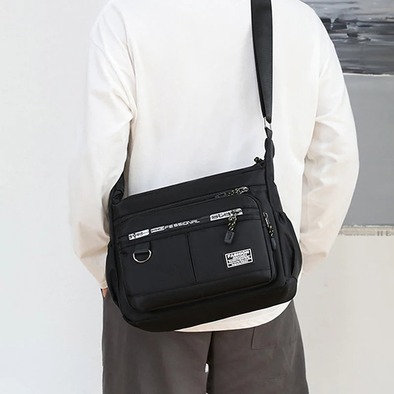 Sienna – Compact Water-Repellent Shoulder Bag with Adjustable Strap and Zipper