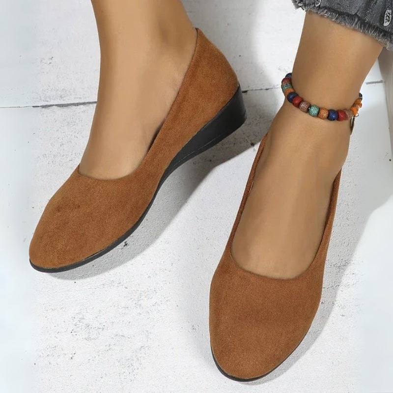 Maribel – Wedge Shoes with Classic Round Toe and Supportive Heel