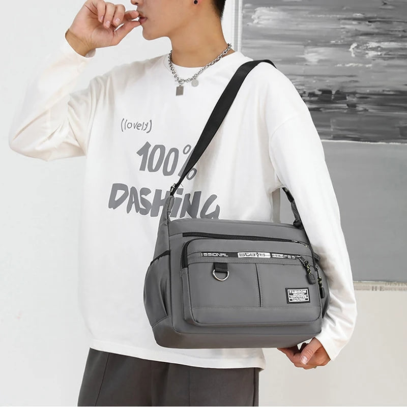 Sienna – Compact Water-Repellent Shoulder Bag with Adjustable Strap and Zipper