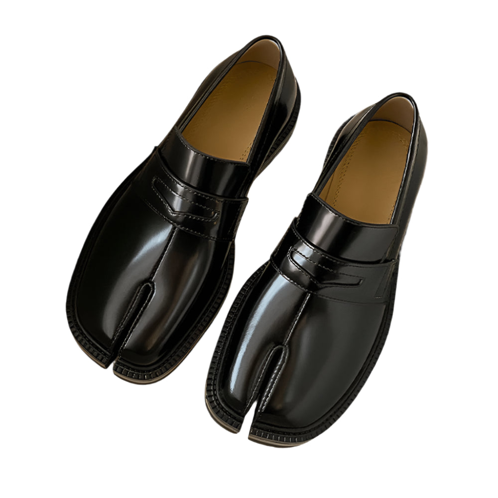 Arturo – Split-Toe Shoes with Thick Sole For Comfort And Style