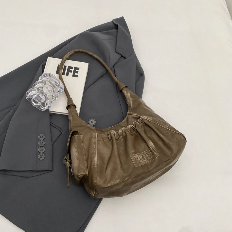Sienna – Hobo style handbag with zipper