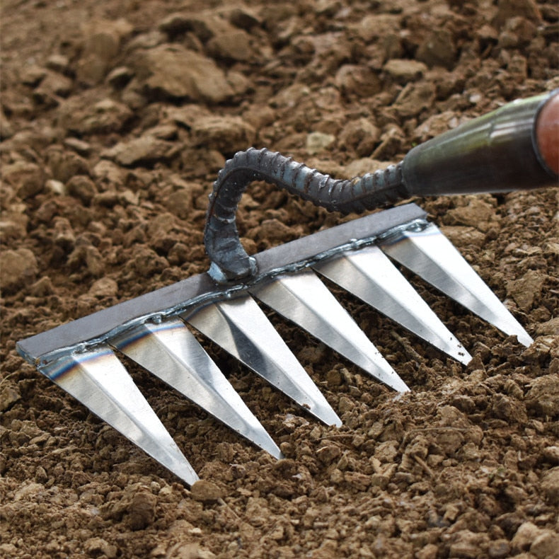 GardenGlide – Durable High-Carbon Steel Weeder with Ultra-Sharp Teeth