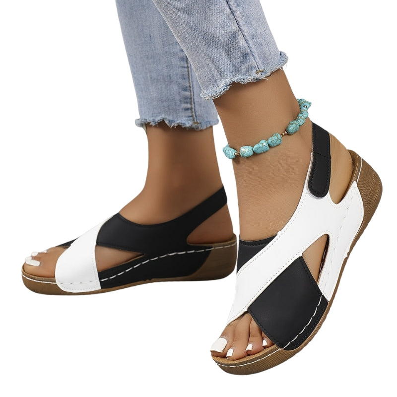 Calla – Sandals with Colorblock Straps and Cushioned Sole