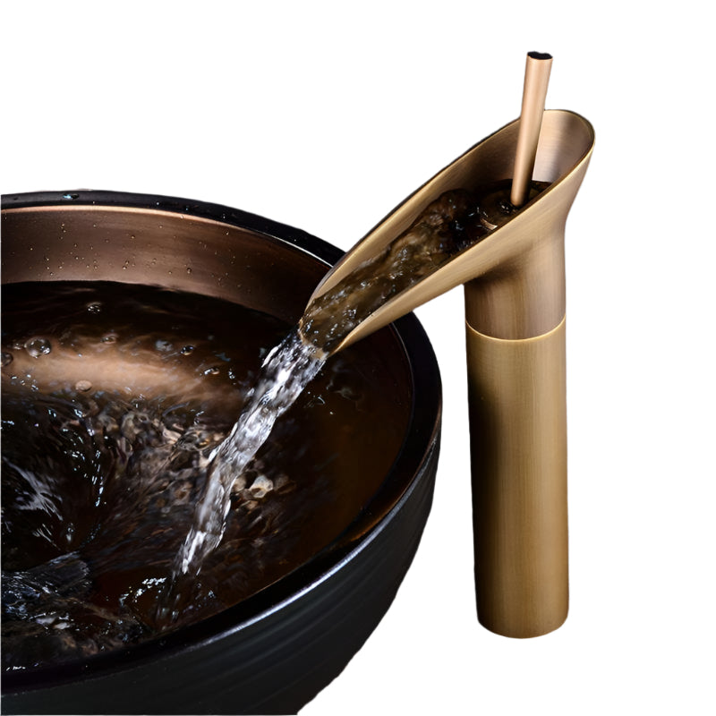 TranquilFlow – Elegant Waterfall Bathroom Faucet with Single-Hole Installation