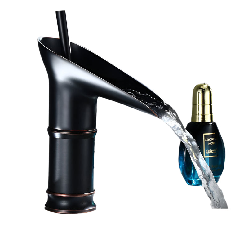 TranquilFlow – Elegant Waterfall Bathroom Faucet with Single-Hole Installation
