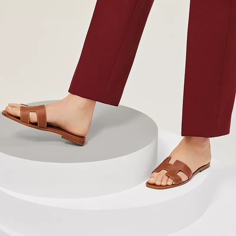 Clara – Flat Slip-On Slippers with Cutout Details