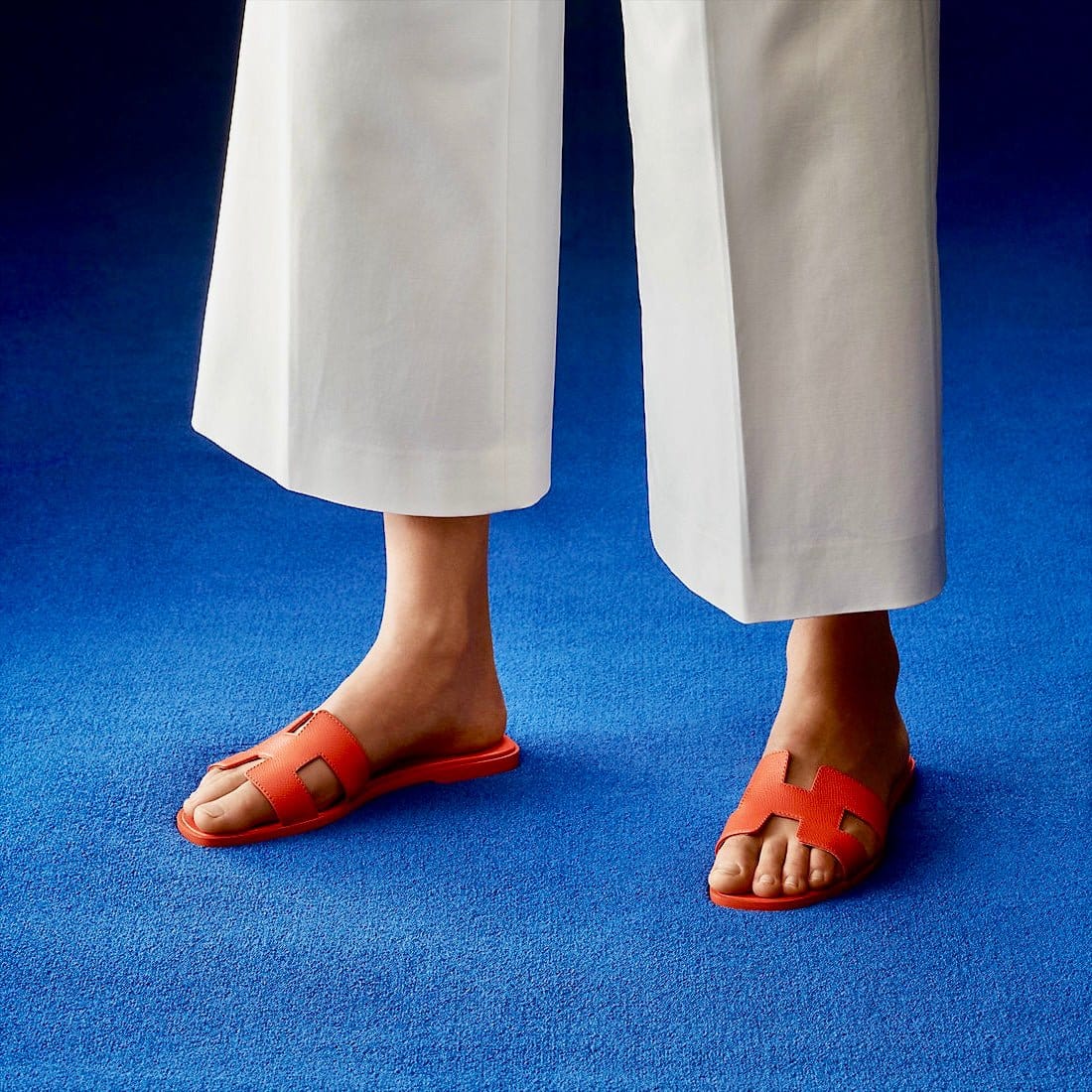 Clara – Flat Slip-On Slippers with Cutout Details