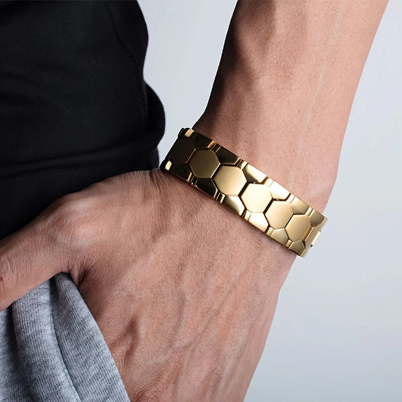 Darius – Bracelet With Titanium Steel and Adjustable Link Closure