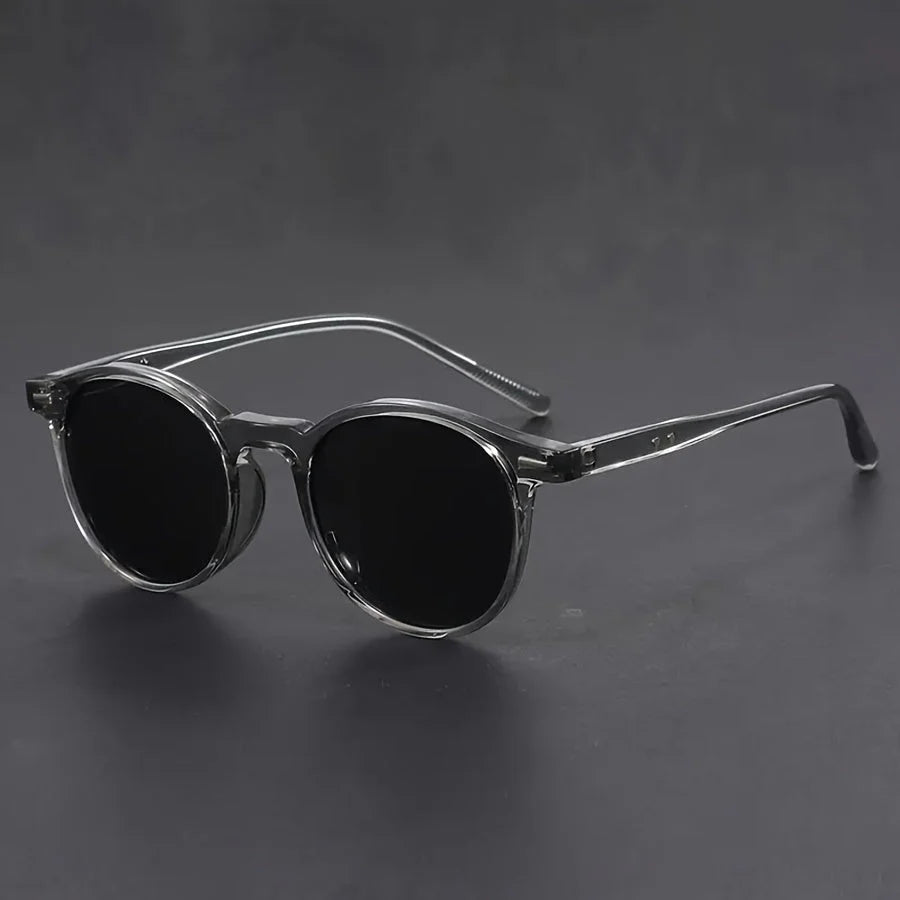 Adriano – Sunglasses With Round Polycarbonate Frame and Tortoiseshell Design