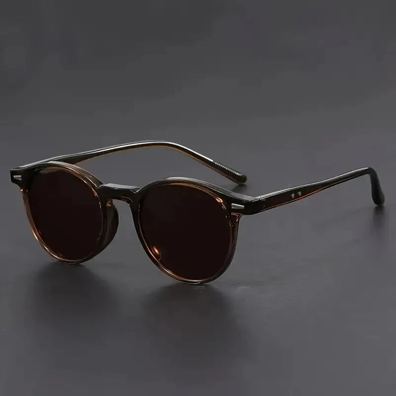 Adriano – Sunglasses With Round Polycarbonate Frame and Tortoiseshell Design